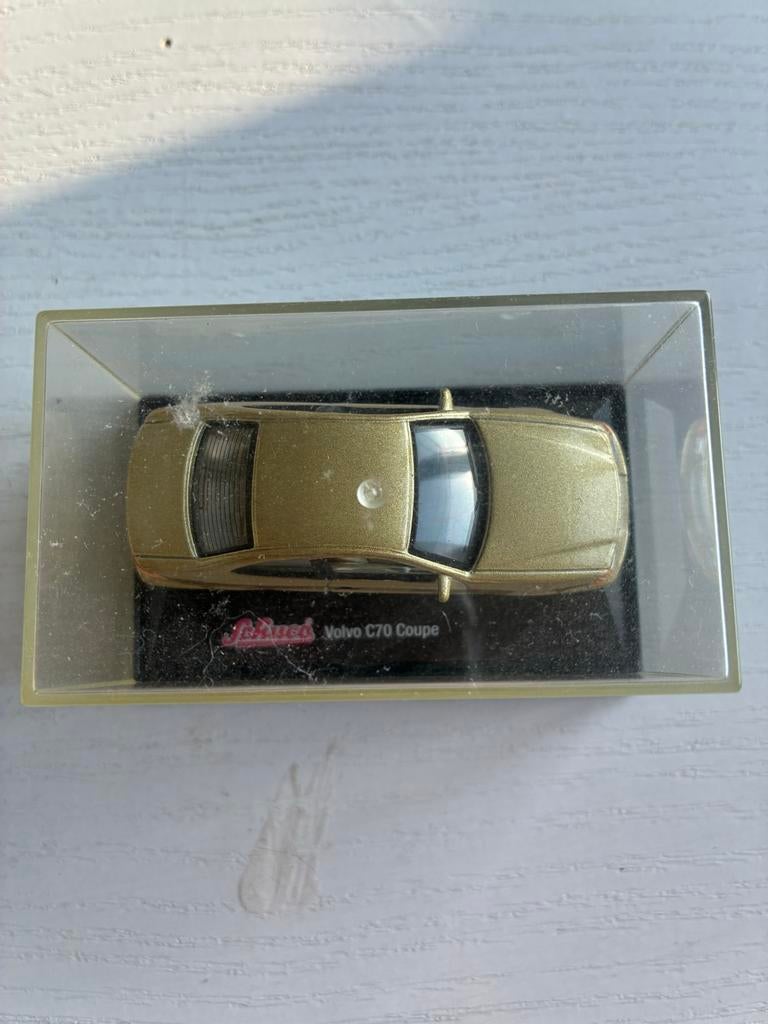 Volvo C70 Coupé modelauto - Goudkleurig, Overige merken, 1:50 of kleiner, Auto, Nieuw