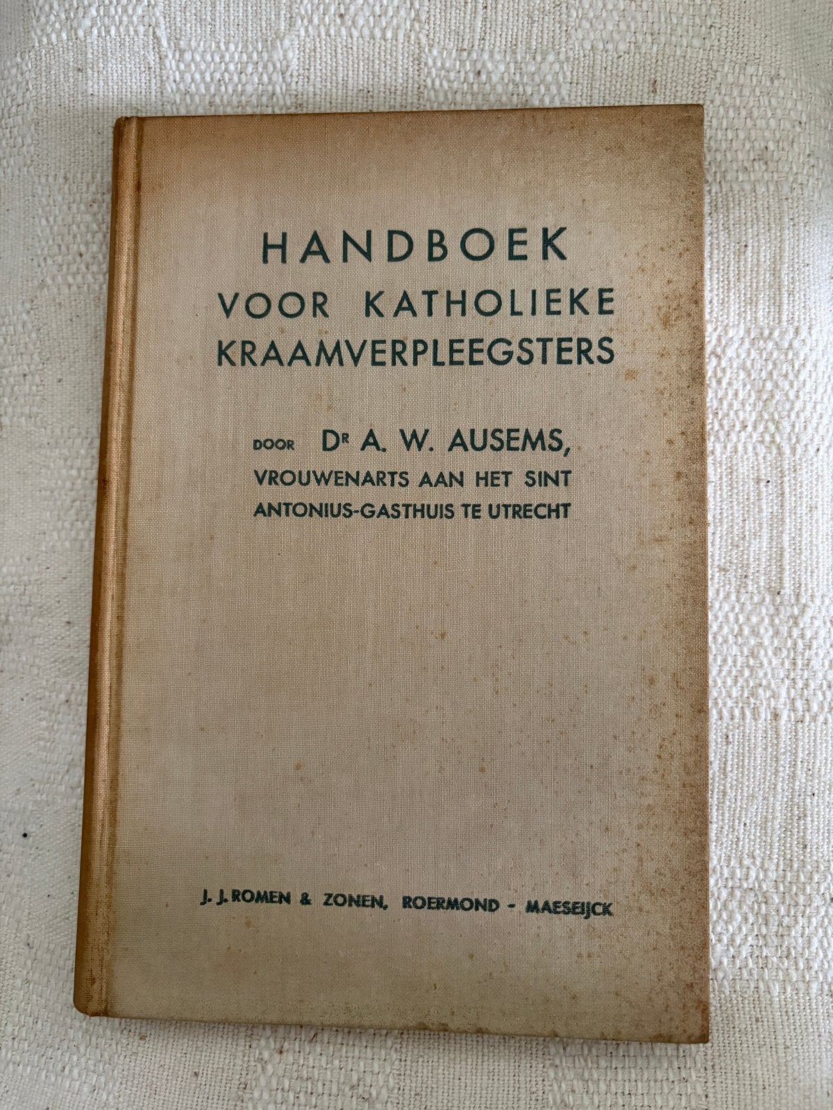 Handboek voor Katholieke Kraamverpleegsters - 1932, Ophalen of Verzenden, Gelezen, Overige typen