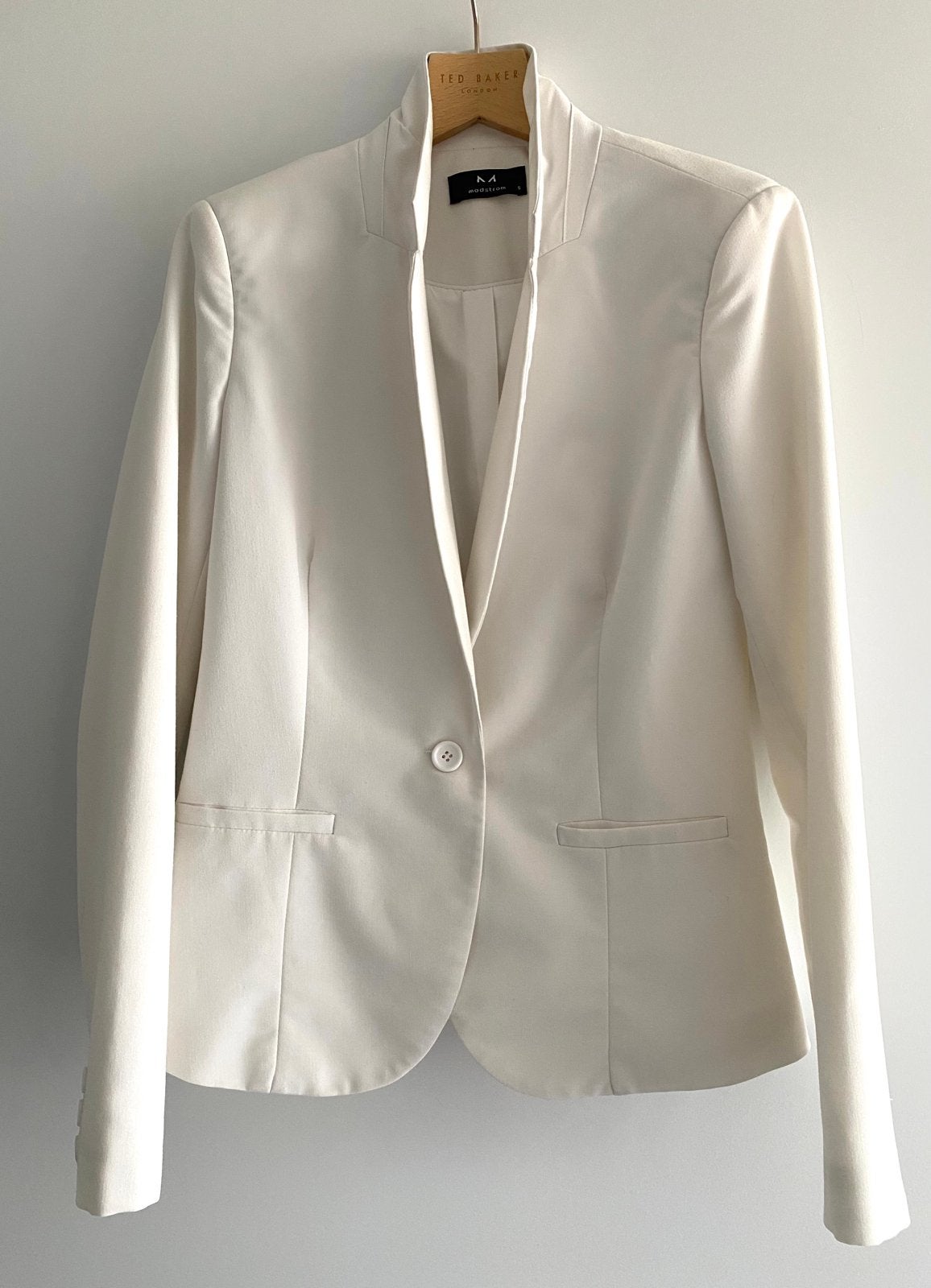 Mooi stijlvol wit colbert/blazer van Modström maat S, Kleding | Dames, Wit, Ophalen of Verzenden, Zo goed als nieuw, Jasje