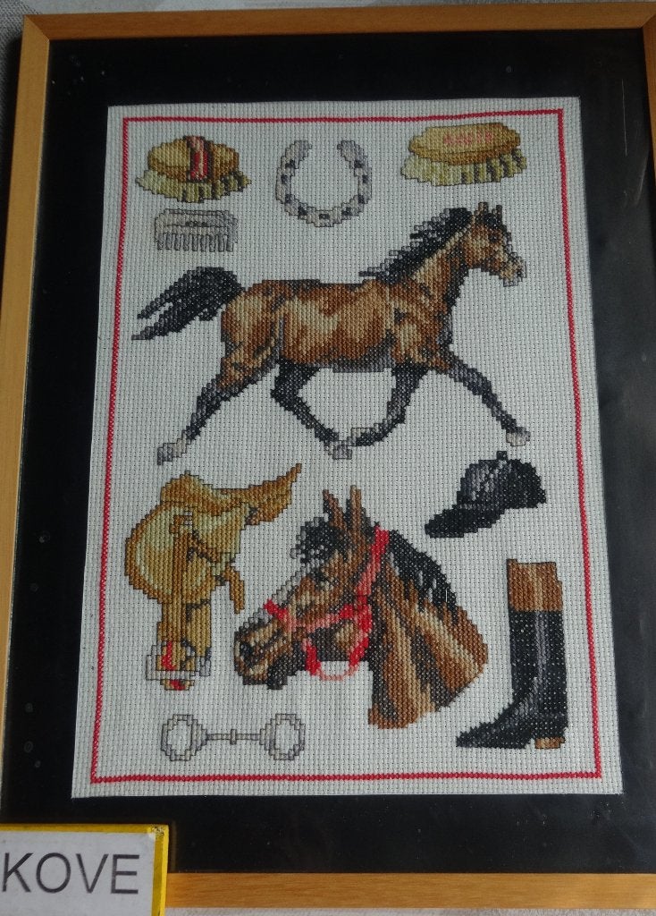 GEBORDUURD * PAARD EN BENODIGHEDEN * Zijde DMC *, Verzenden, Textiel, Nieuw, 32 cm