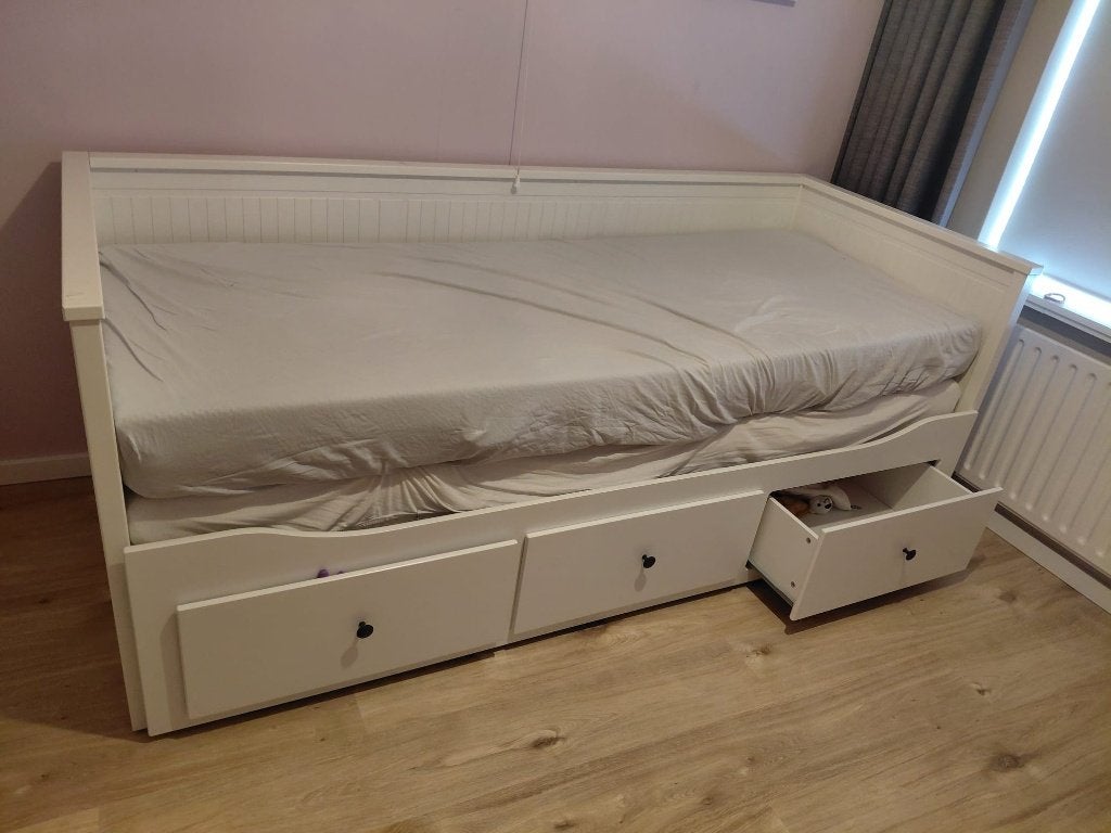1 en 2 persoonsbedbank, Huis en Inrichting, Slaapkamer | Bedden, Ophalen, Gebruikt, Eenpersoons, Wit