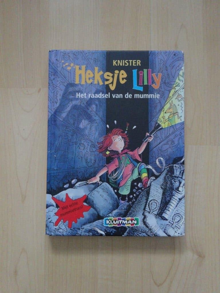 Heksje Lilly – Het raadsel van de mummie (8+), Boeken, Ophalen of Verzenden, Gelezen, Fictie algemeen