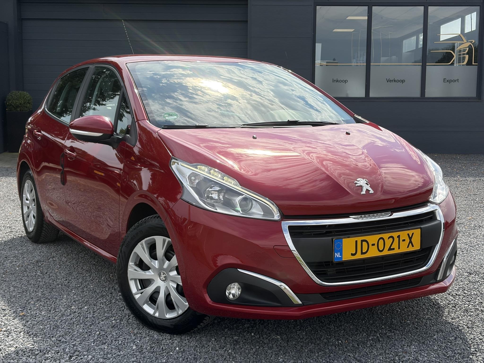 Foto 2 van Peugeot 208 1.2 PureTech Blue Lion ✓D-riem vv in 2025✓1e
