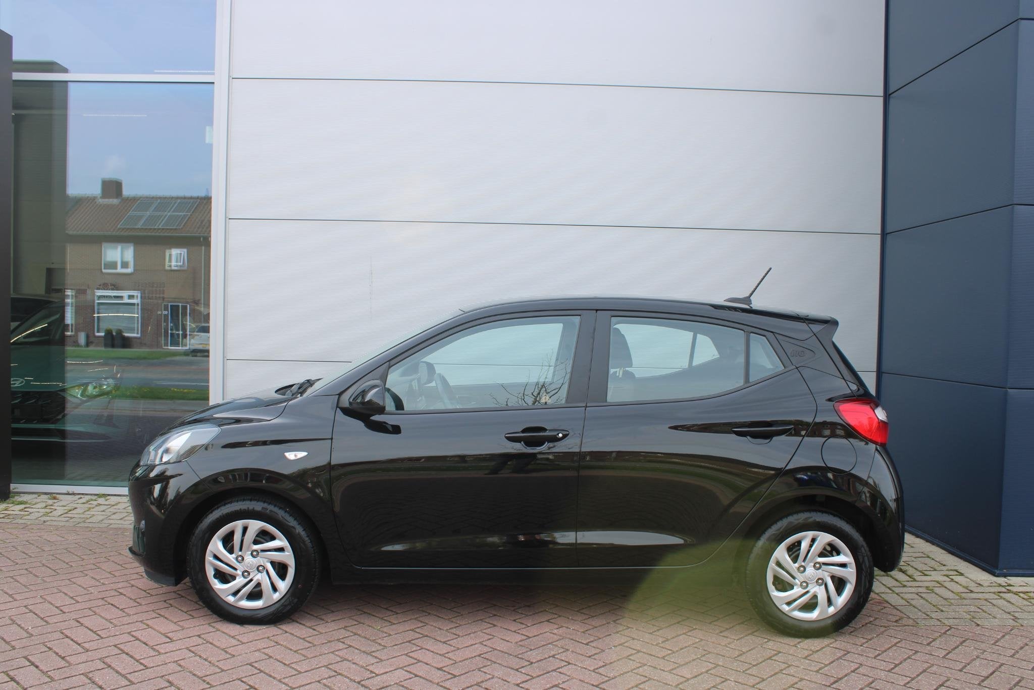 Foto 2 van Hyundai i10 1.0 Comfort Smart Airco Camera Carplay Stoelverw