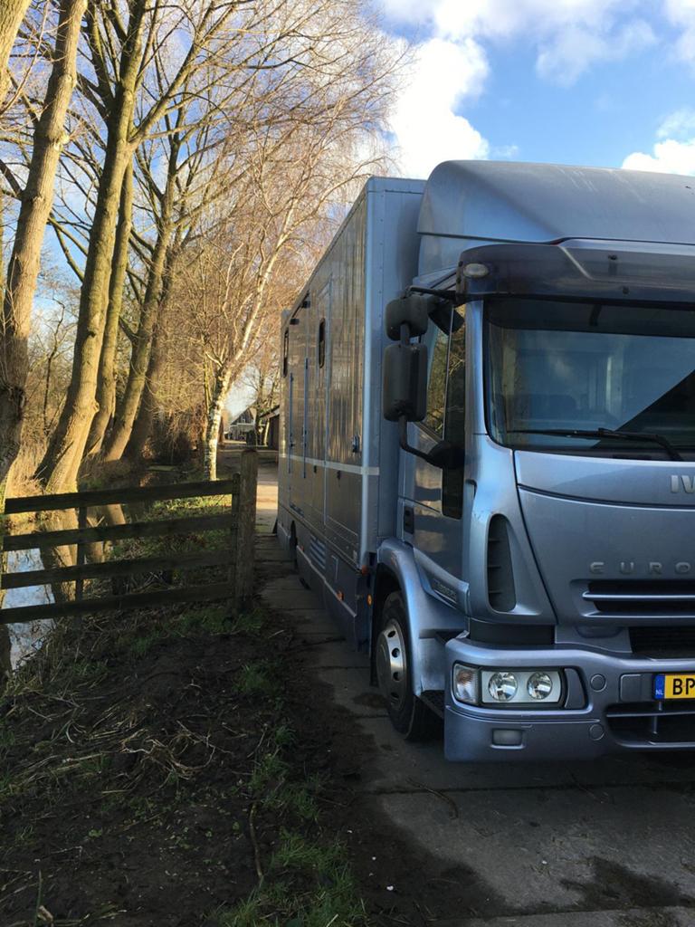 Iveco Paardenwagen met Living-4 paards -2005-nette staat, Ophalen of Verzenden, Gebruikt, Overige materialen, Overige typen