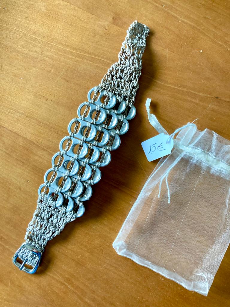 Nieuwe verstelbare armband van bliklipjes, Ophalen of Verzenden, Nieuw, Zilver, Overige materialen