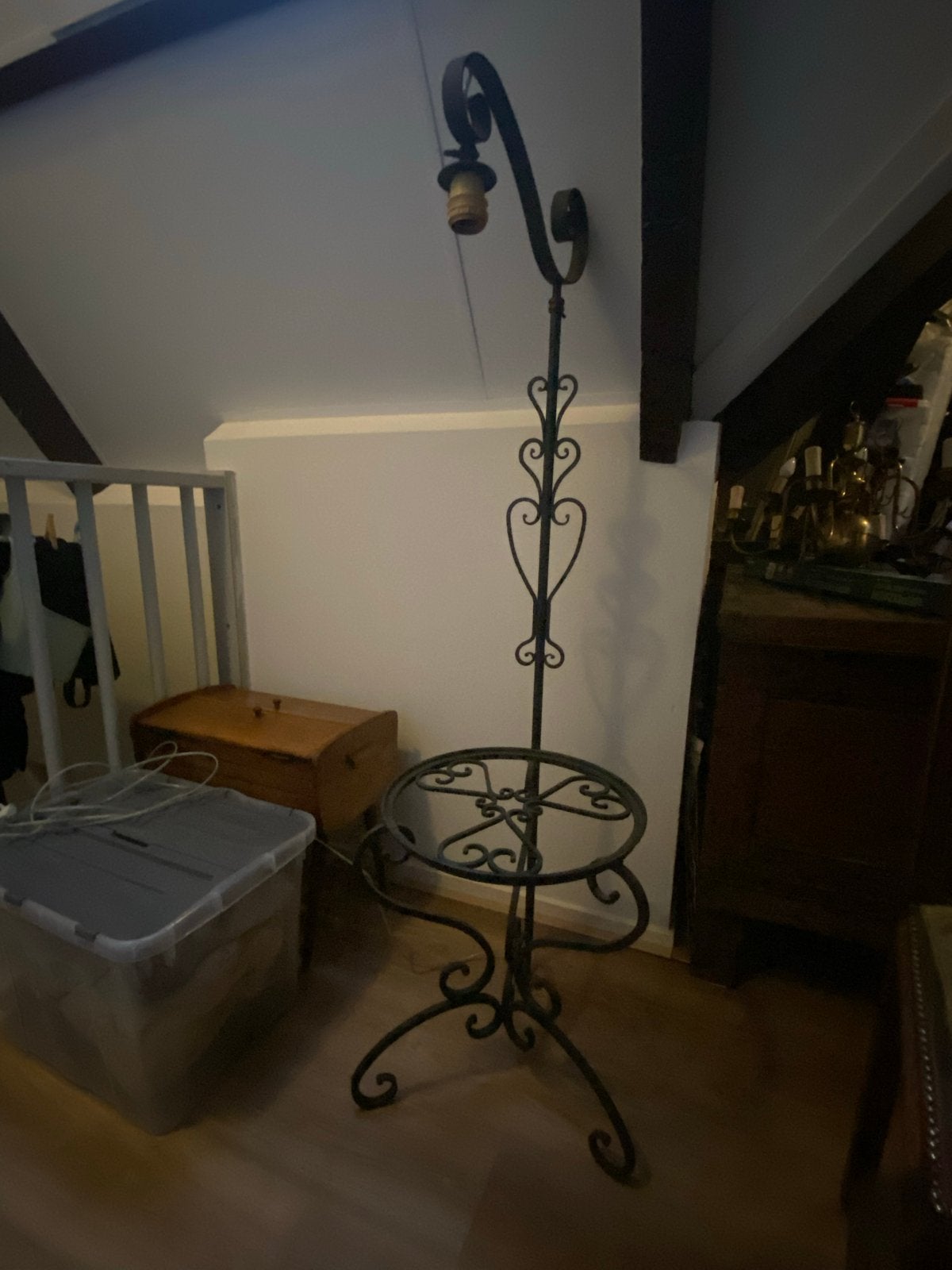 Antieke smeedijzeren lamp met plantenstandaard, Ophalen, Gebruikt, Metaal, 150 tot 200 cm