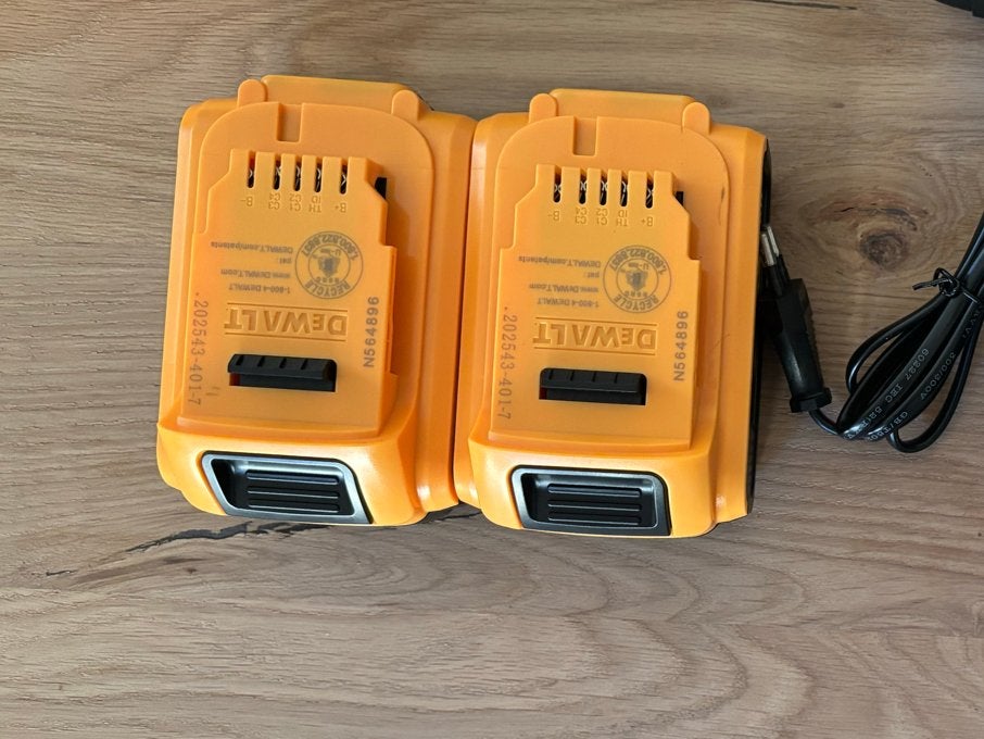 Dewalt 5ah accu's en lader, Ophalen of Verzenden, Gebruikt, Overige typen