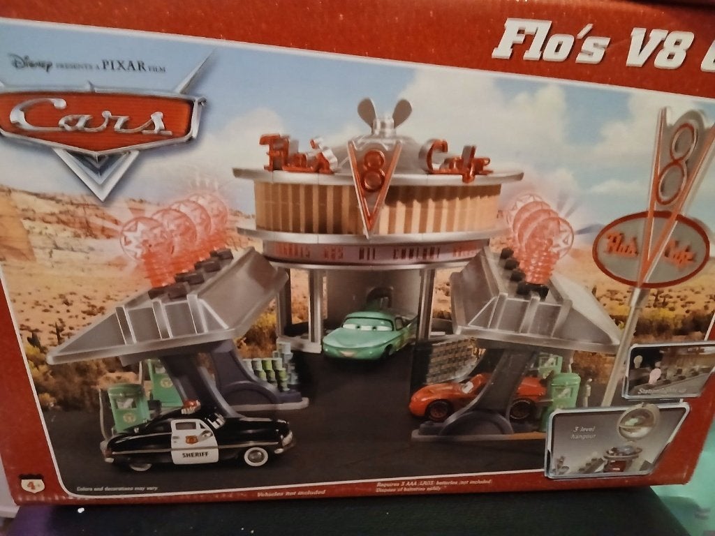 Gezocht Disney Cars en Planes Diorama's gebouwen, Ophalen of Verzenden, Nieuw, 1:35 tot 1:50