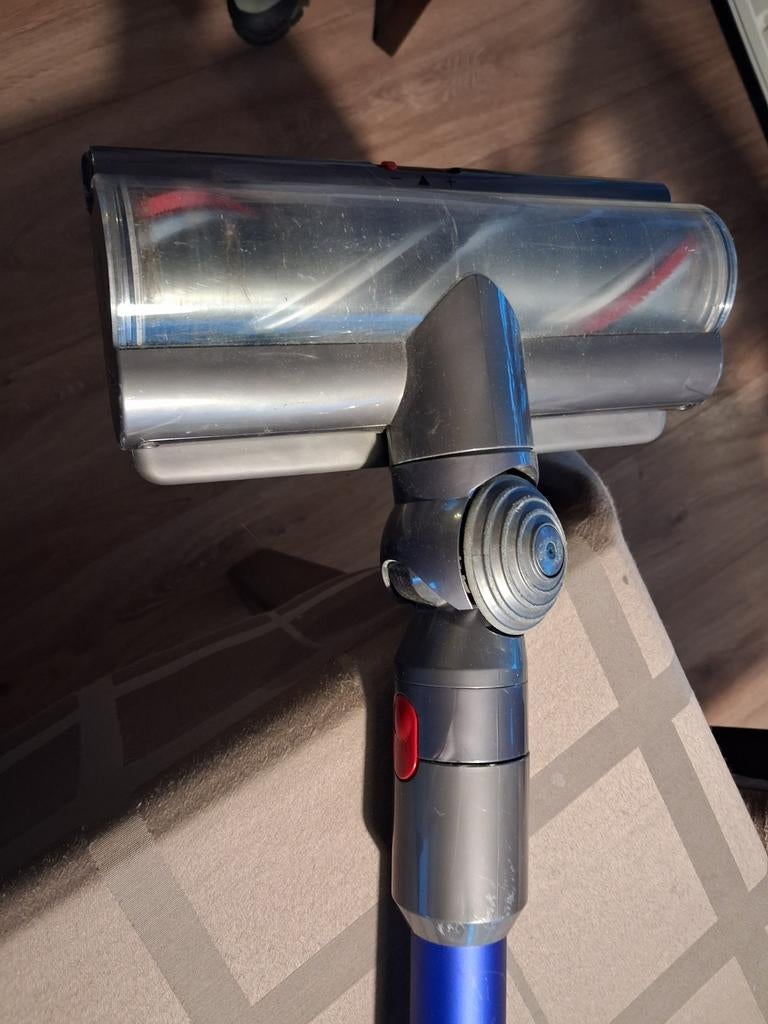 Dyson V8 Absolute draadloze steelstofzuiger met accessoires, Witgoed en Apparatuur, Stofzuigers, Draadloos, Gebruikt, Ophalen of Verzenden