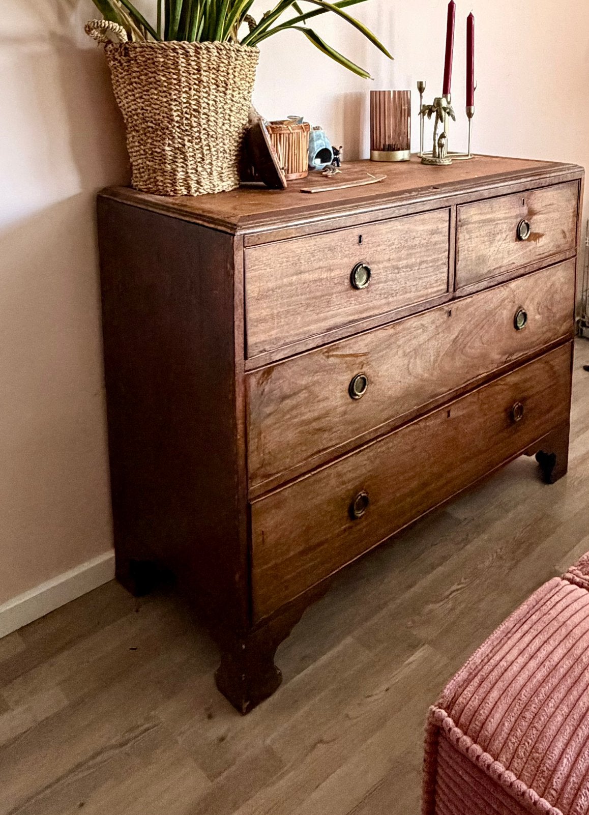 Mooie massief houten koloniale dressoir, Huis en Inrichting, Ophalen, 100 tot 150 cm, 5 laden of meer, 100 tot 150 cm
