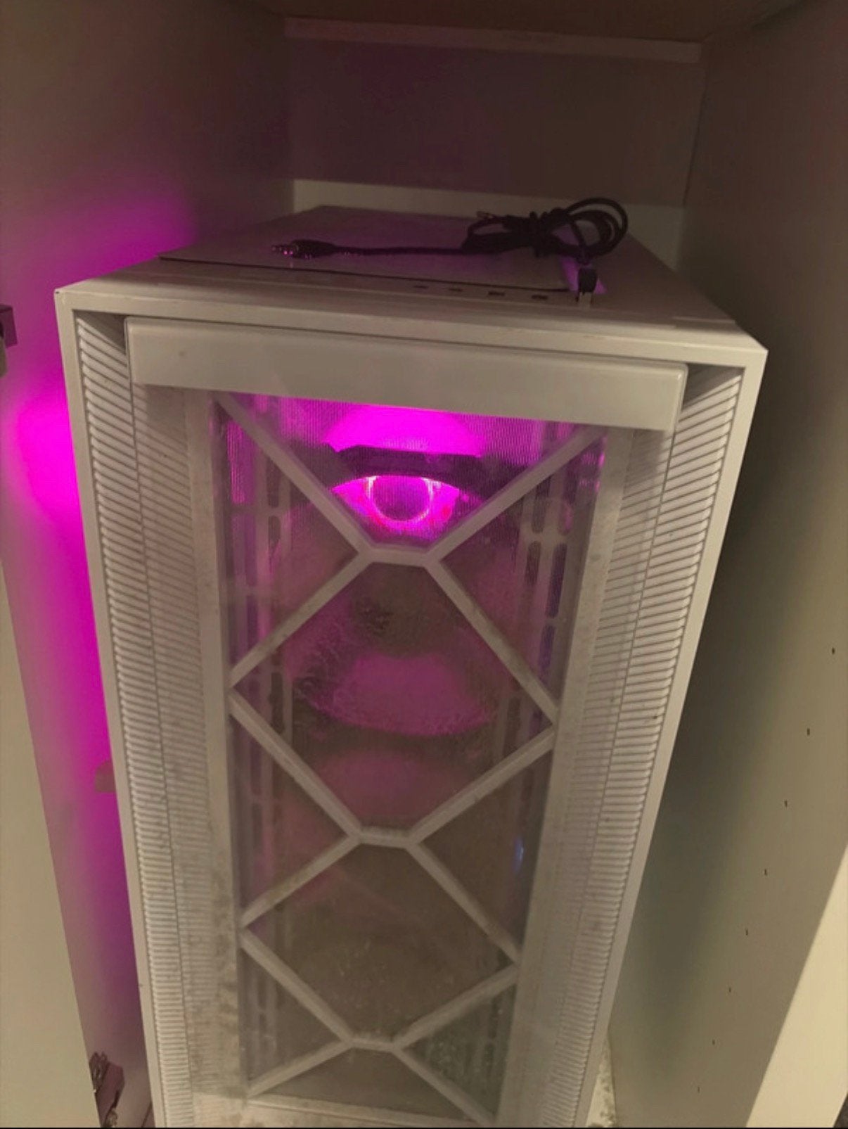 Gaming pc rent smooth games 120 fps, Ophalen, Overige genres, 1 speler, Zo goed als nieuw