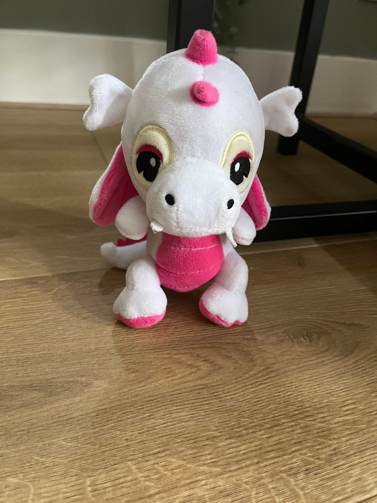 Leuke witte en roze draak knuffel, Ophalen of Verzenden, Zo goed als nieuw, Wit, Overige typen