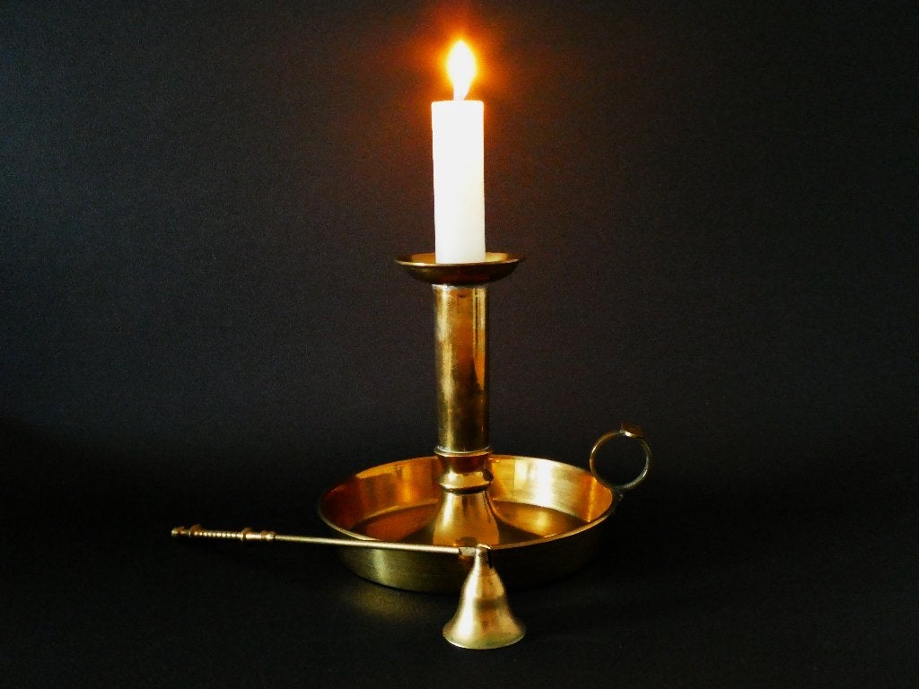 Een grote messing blaker / kandelaar met kaarsendover, Ophalen of Verzenden, Koper of Brons
