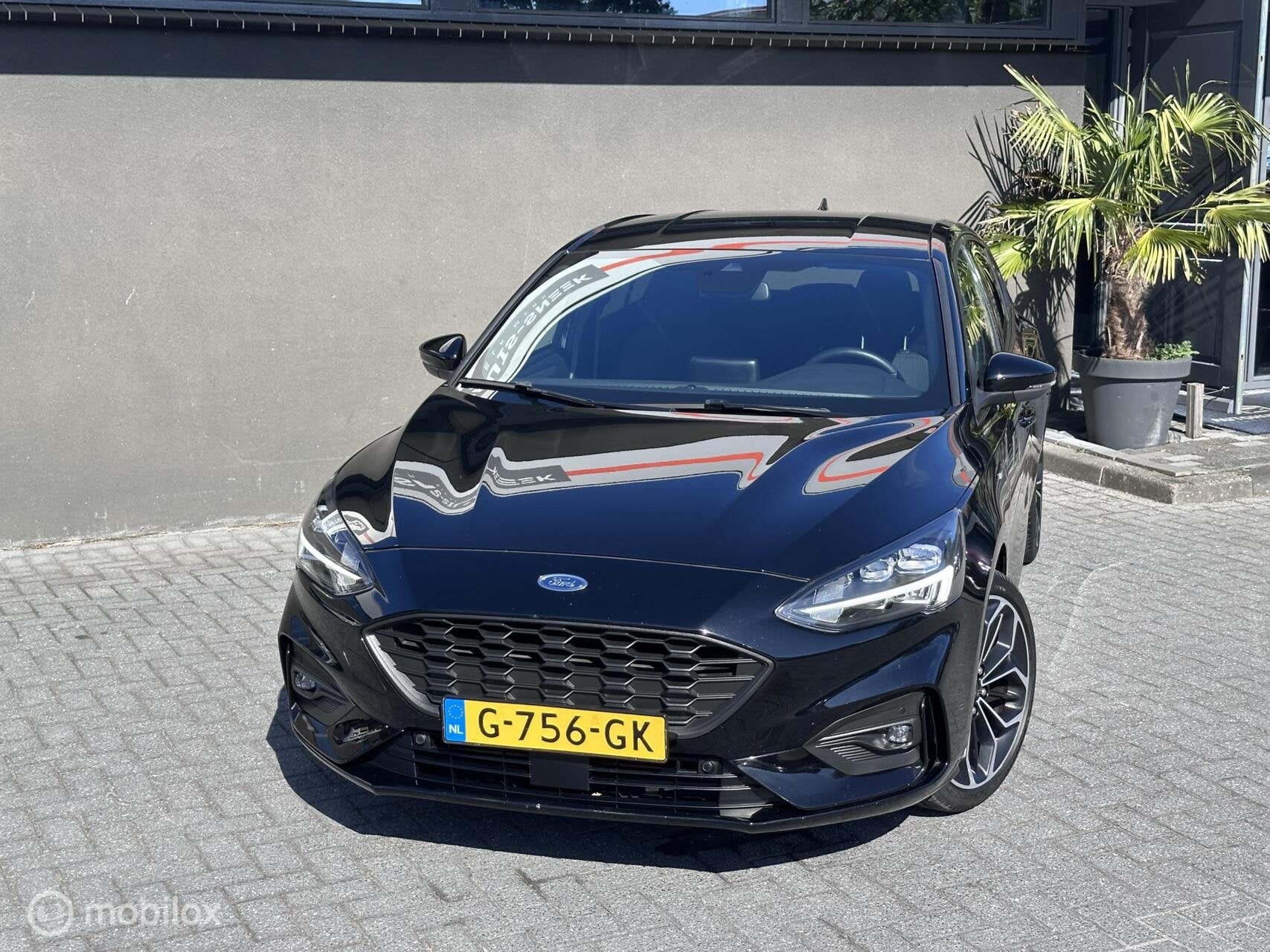Ford Focus 1.5 EcoBoost ST Line Business Automaat | Trekhaak, 1304 kg, Euro 6, Lichtsensor, Zwart