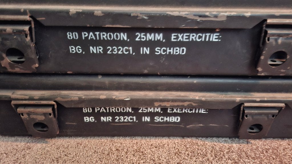 25mm exercitie munitie kist, Ophalen, Landmacht, Nederland, Kist of Geocache