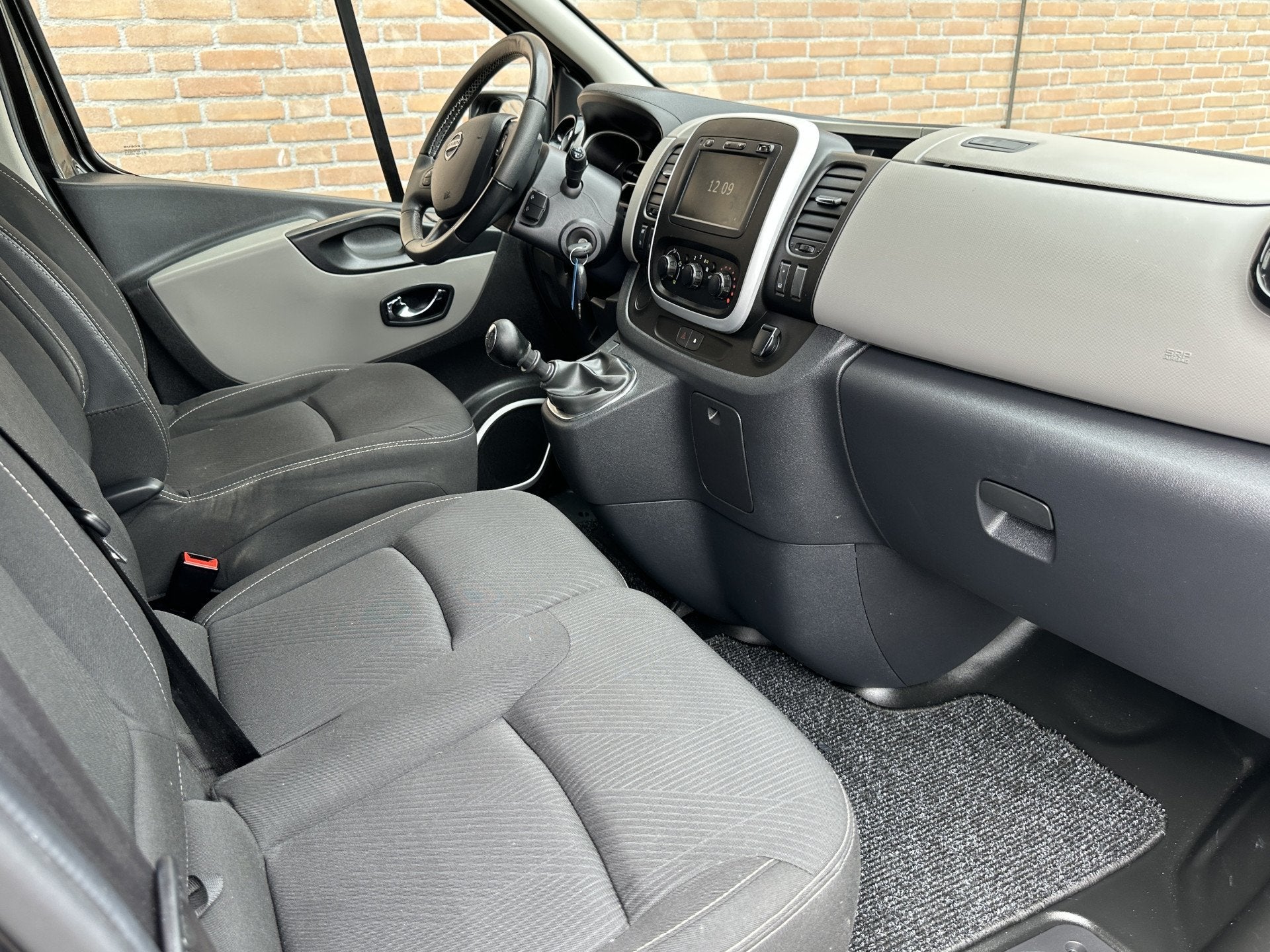 Nissan NV300