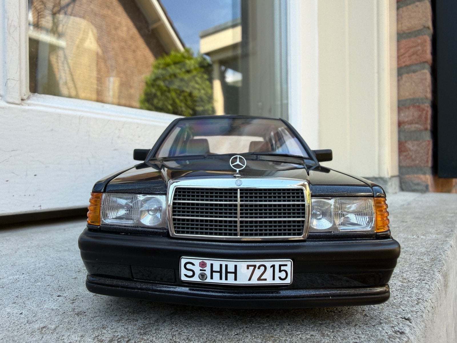 1:18 Mercedes 190E 2.3-16V zwart 1986 W201 Autoart 76122, Hobby en Vrije tijd, Modelauto's | 1:18, Auto, Autoart, Ophalen of Verzenden