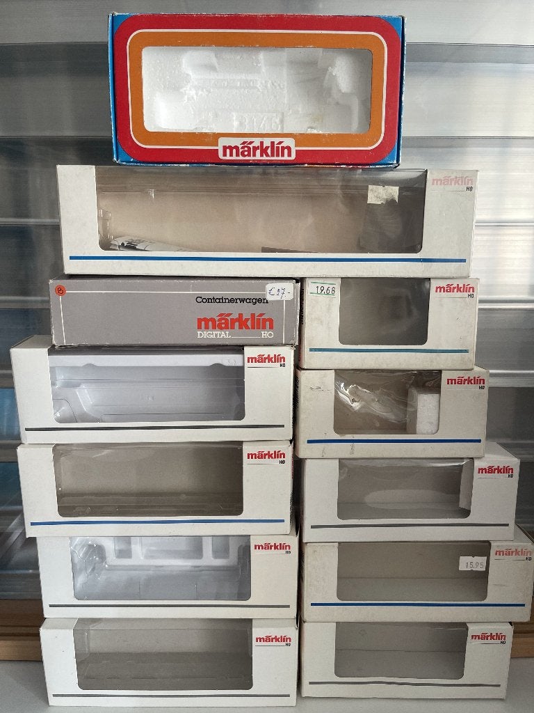 Märklin lege doosjes, div wagons en locomotief 3136., Hobby en Vrije tijd, Modeltreinen | H0, Wisselstroom, Gebruikt, Locomotief