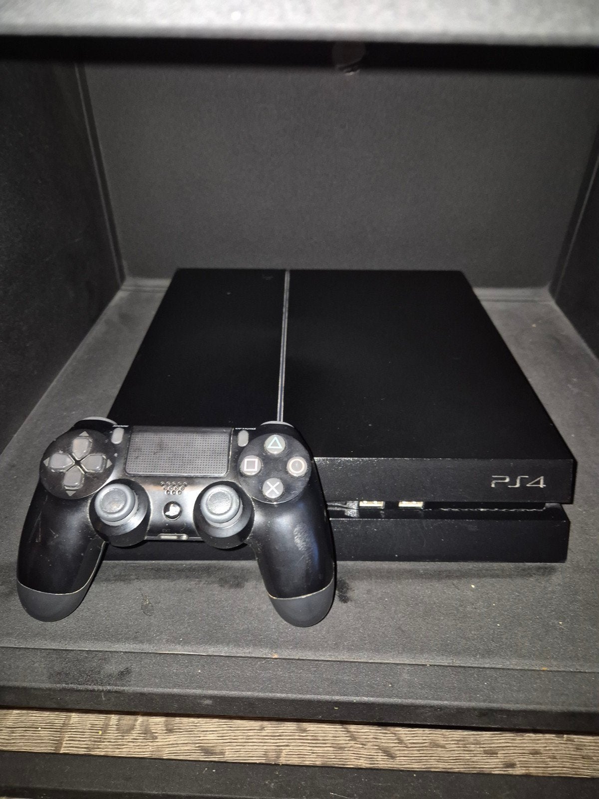 Playstation 4 / 1TB / 1 controller / 4 games, Ophalen of Verzenden, Zo goed als nieuw, Met 1 controller, Original
