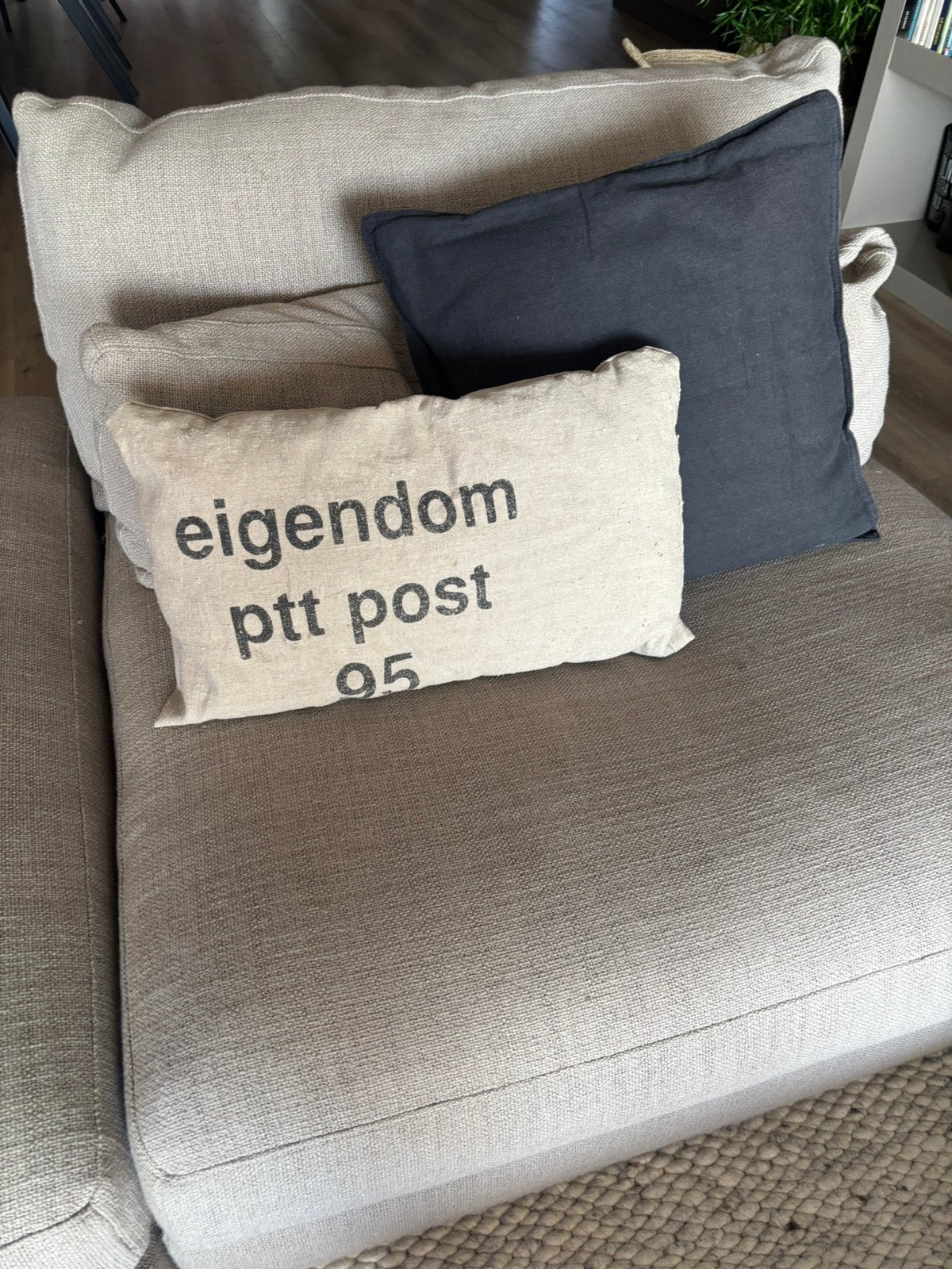 Vintage / Industrieel/ Brocante/ Post NL Kussen, Huis en Inrichting, Eenpersoons, Minder dan 75 cm, Ophalen of Verzenden, Zo goed als nieuw