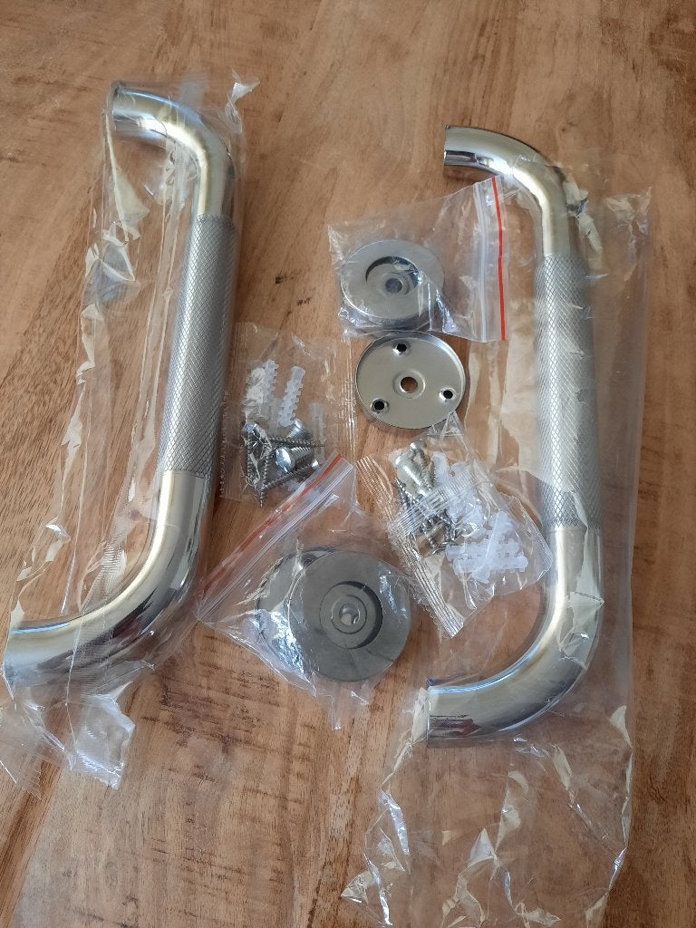 twee chromen wandbeugels, Ophalen of Verzenden, Nieuw, Toilet