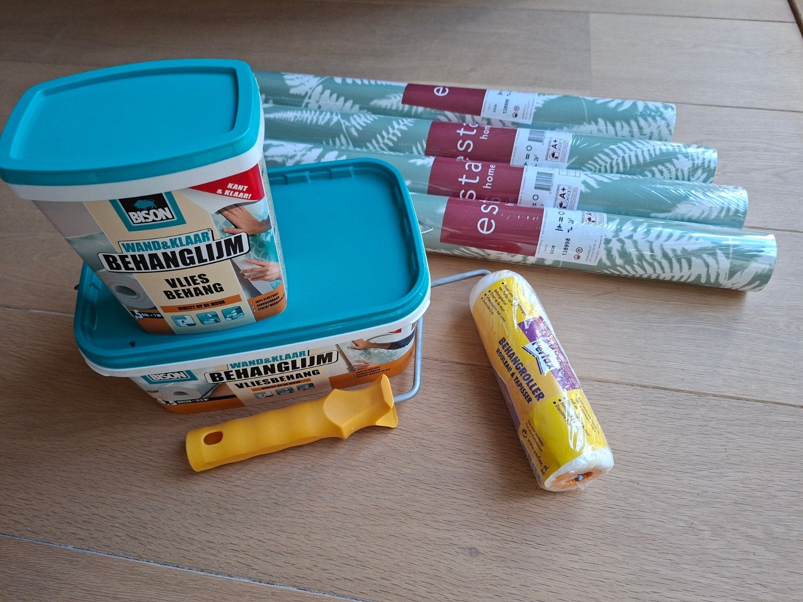 4x 10mtr behang (groen varens) incl lijm en roller, Ophalen, Bladeren, Natuurlijk, Esta Home
