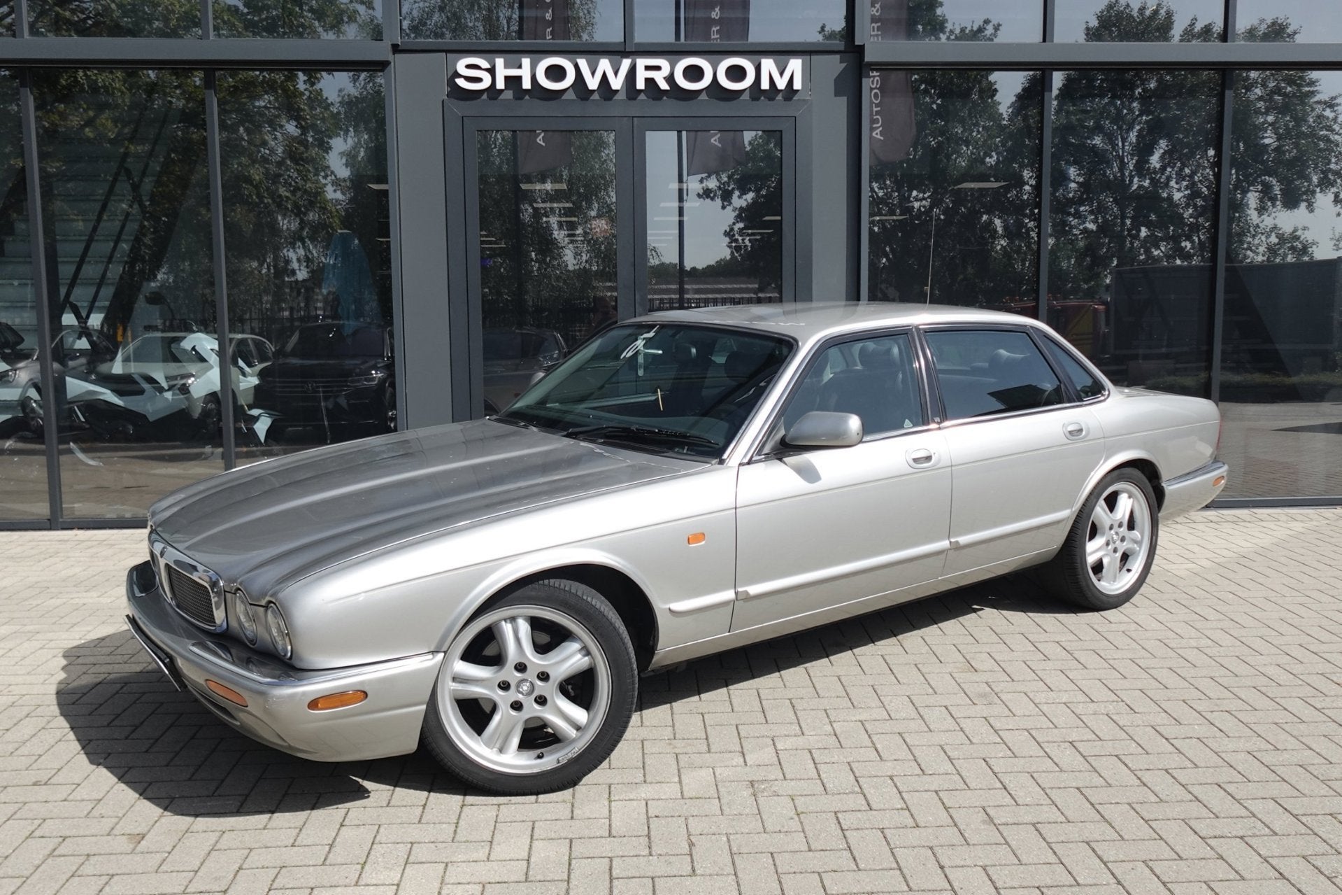 Jaguar XJ 3.2 V8 Executive AIRCO SPORT ELEKTR. RAMEN, Auto's, Jaguar, Achterwielaandrijving, Gebruikt, Bedrijf, 102 €/maand