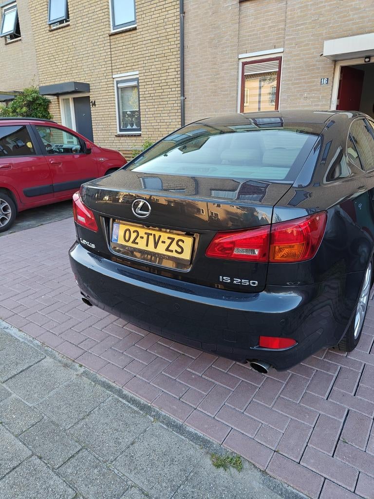Lexus IS 250 2.5 AUT 2007 Grijs, Achterwielaandrijving, Beige, 1535 kg, Zilver of Grijs