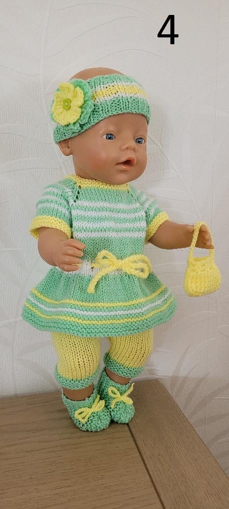 Gebreide kleertjes Baby pop 42 cm NIEUW, Ophalen of Verzenden, Nieuw, Babypop