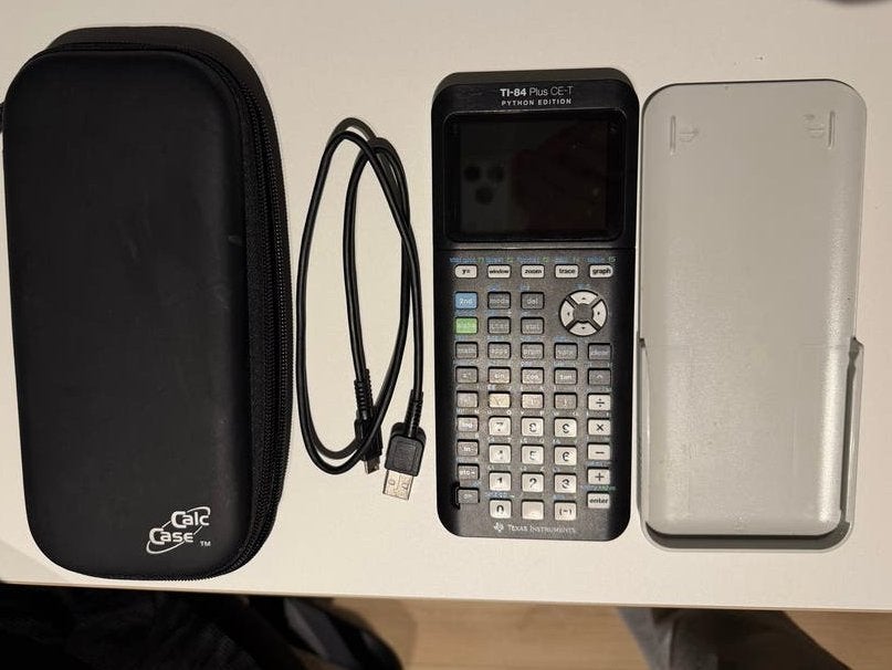 TI-84 Plus CE-T PYTHON EDITION Grafische rekenmachine, Diversen, Rekenmachines, Zo goed als nieuw, Grafische rekenmachine, Ophalen of Verzenden