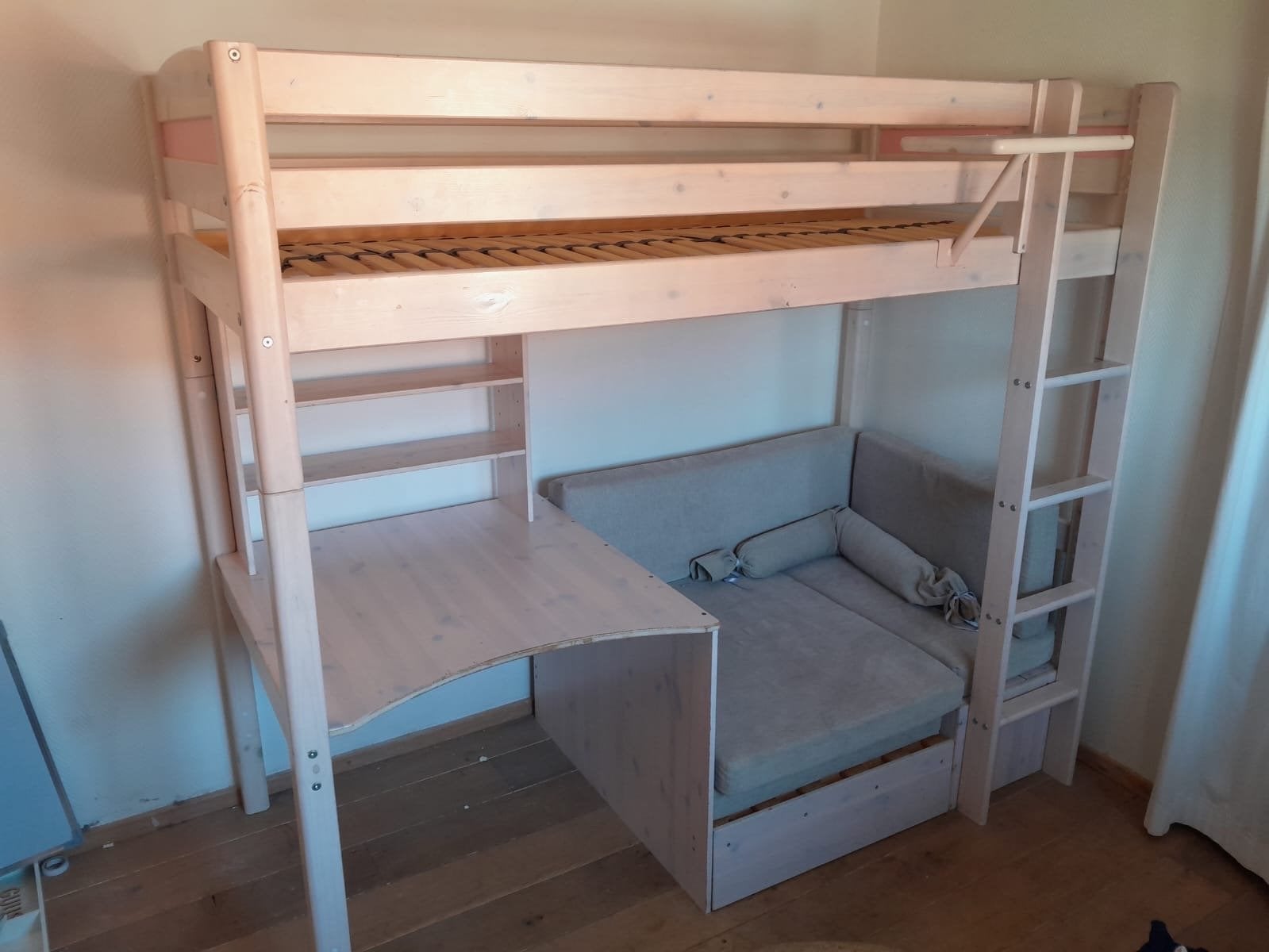 Hoogslaper met bureau, slaapbank en chillhoek, Ophalen, Eenpersoons, Zo goed als nieuw, 200 cm