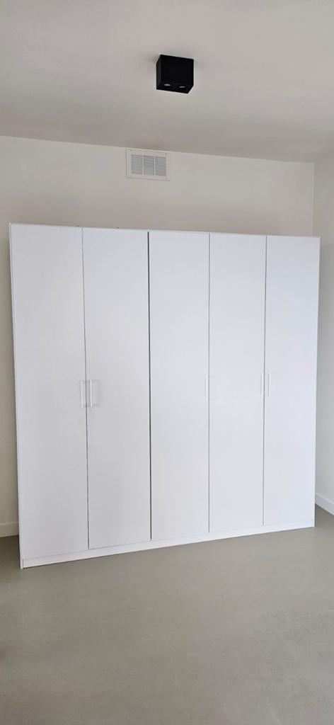 Mooie kleding inclusief bakken, Huis en Inrichting, Kasten | Kledingkasten, Gebruikt, 200 cm of meer, 200 cm of meer, 25 tot 50 cm