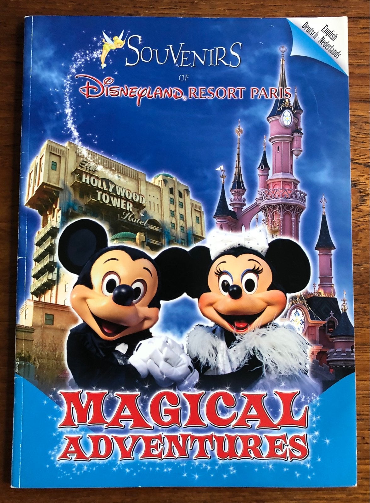 Souvenirs of Disneyland Resort Paris: Magical Adventures, Ophalen of Verzenden, Mickey Mouse, Zo goed als nieuw