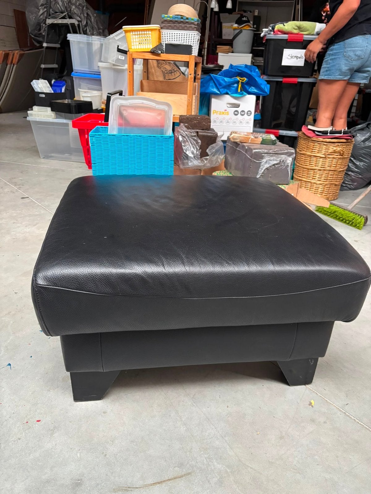Zwarte leren poef - 72x72x40 cm, Ophalen, Gebruikt, Vierkant, Leer