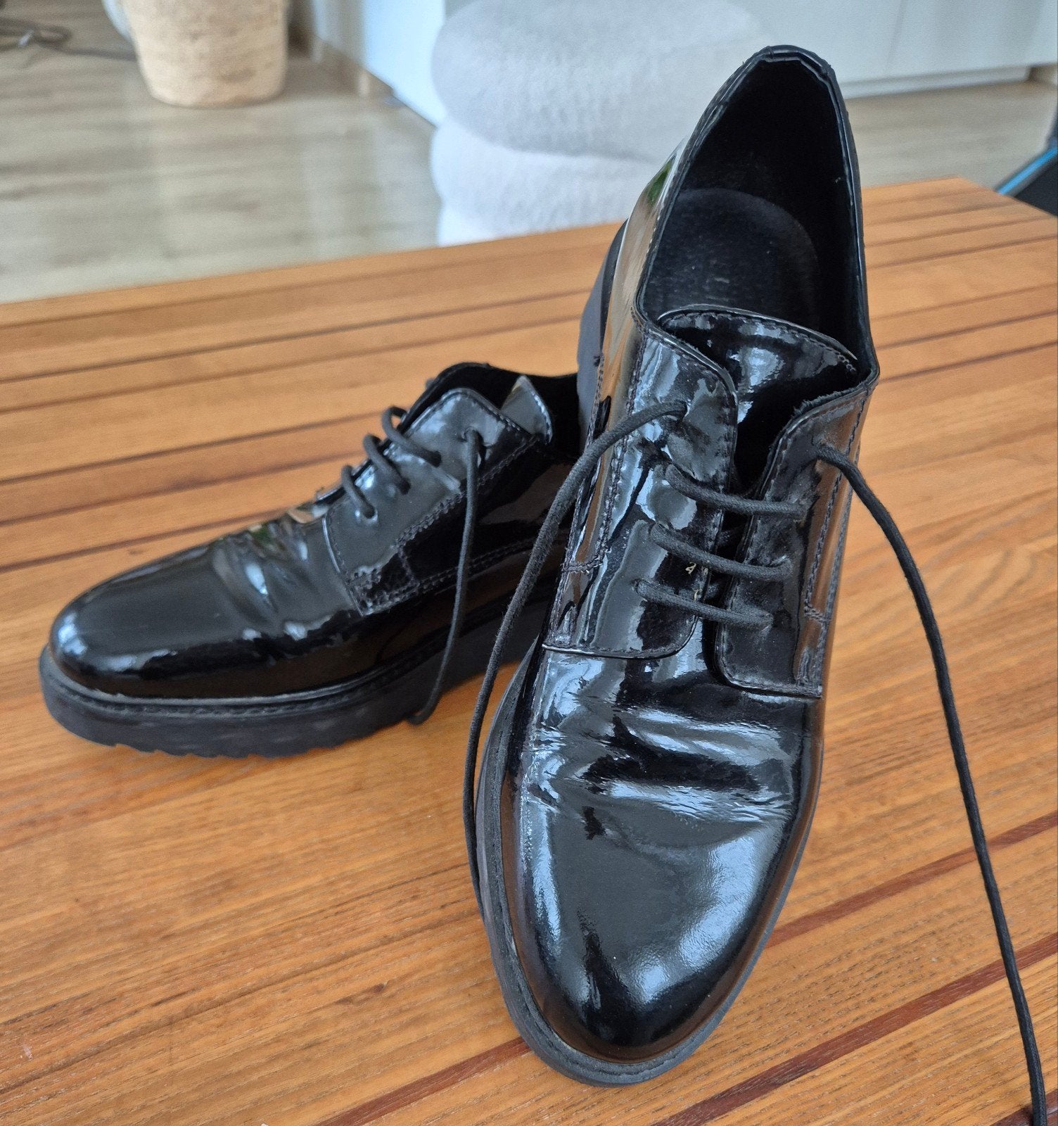 Zwarte Lakschoenen Maat 37, Kleding | Dames, Schoenen met lage hakken, Zwart, Ophalen of Verzenden, Zo goed als nieuw