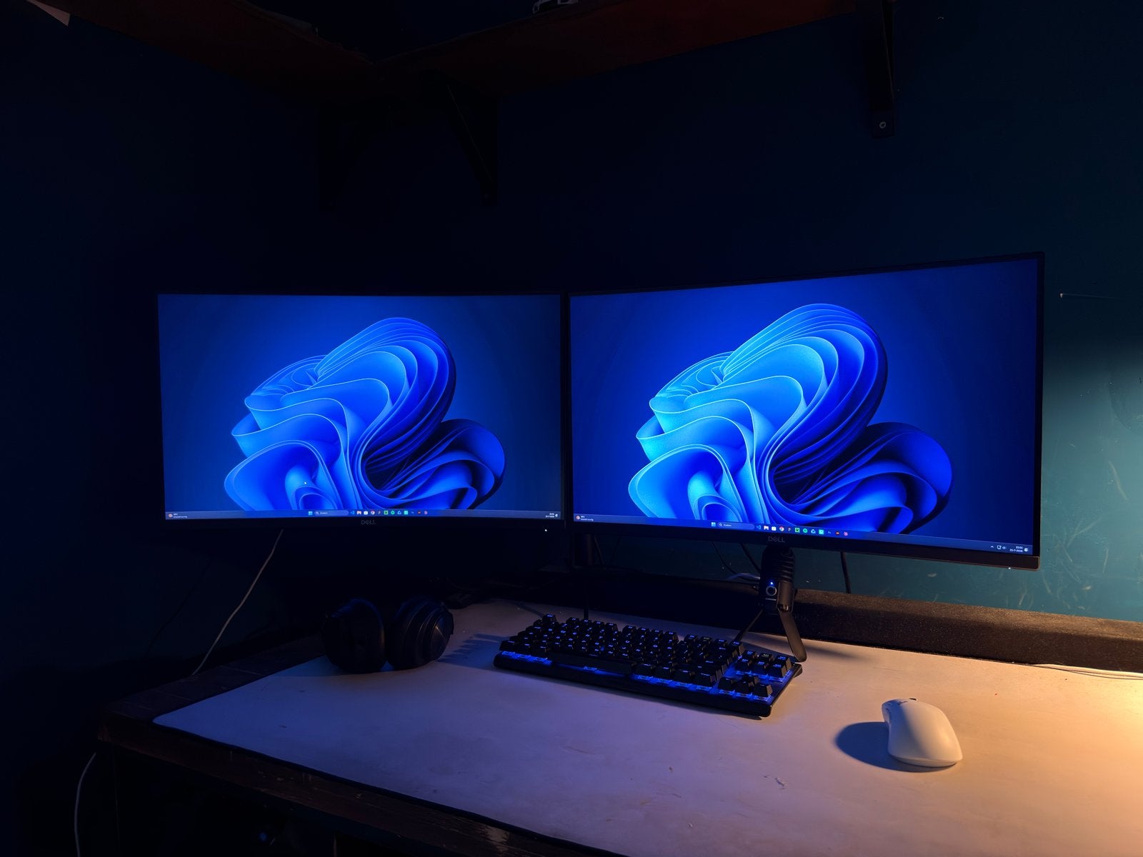 2x Dell 27" Curved S2722DGM 165Hz 1440p met monitorarm, Computers en Software, Monitoren, VA, Zo goed als nieuw, 1 tot 2 ms, HDMI