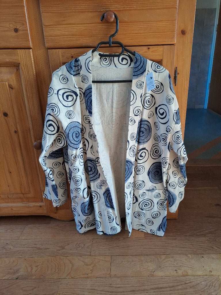 DAMES JASJE. NIEUW. MAAT 44., Meerkleurig, Maat 42/44 (L), Nieuw, Ophalen of Verzenden