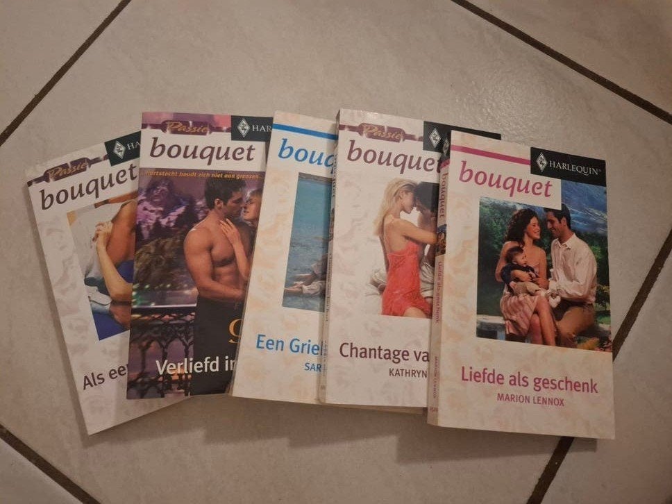Bouquet reeks boekjes, 2500serie, 5 stuks, Ophalen, Gelezen