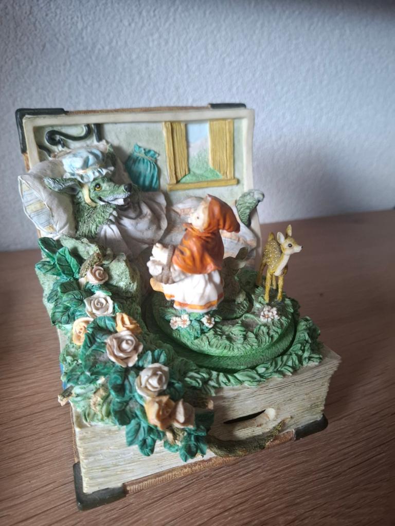 Vintage porseleinen muziekdoosje Roodkapje, Antiek en Kunst, Ophalen