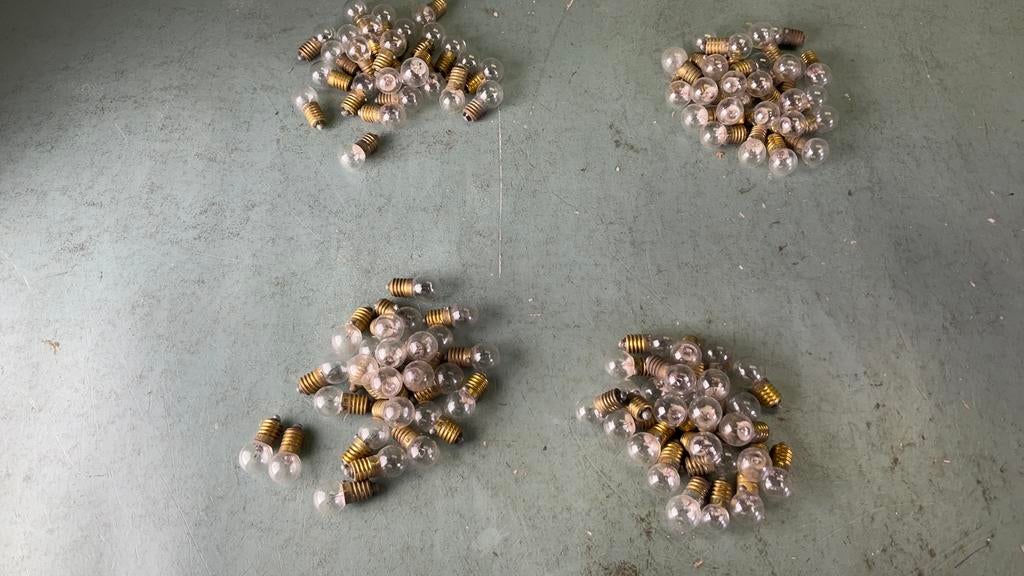 25 stuks Gloeilampjes 6 Volt Spoor 0 , 1, 2, 3 Marklin Bing, Ophalen of Verzenden