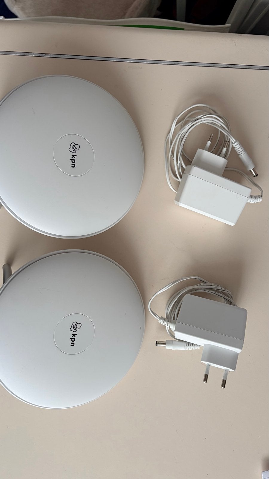 KPN SuperWifi punten (2 stuks) met adapters, Ophalen of Verzenden, Zo goed als nieuw, Router