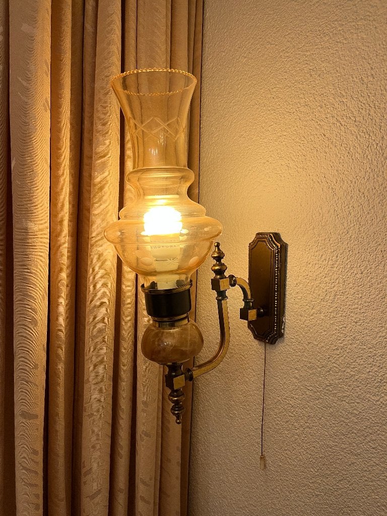 Antieke wandlamp met schakeling, Huis en Inrichting, Gebruikt, Bruin, Inclusief lichtbron, Wandlamp
