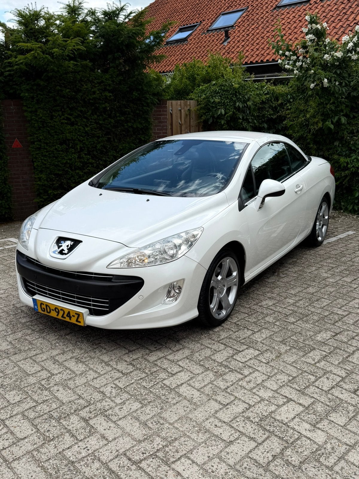 Peugeot 308 CC Feline 1.6 ltr Automaat! Alle opties aanwezig, Auto's, Peugeot, Zwart, Wit, Leder, 84 €/maand