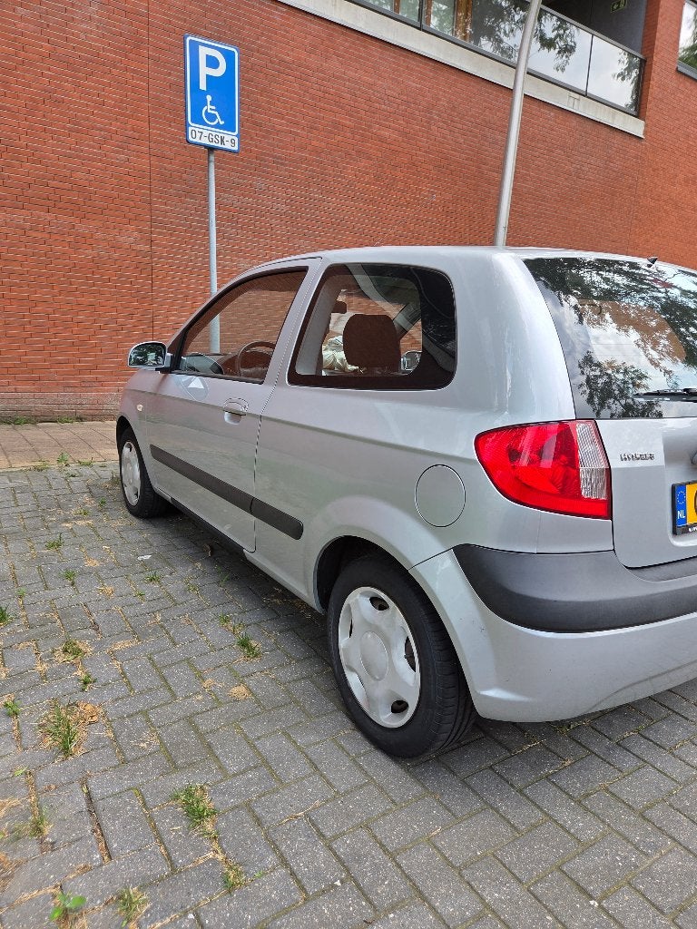Hyundai Getz 1.4 3DRS AUT 2008 Grijs, Auto's, Hyundai, 40 €/maand, 4 cilinders, Origineel Nederlands, Overige kleuren
