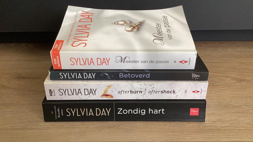 SYLVIA DAY. Verschillende titels, Boeken, Romans, Ophalen of Verzenden, Zo goed als nieuw