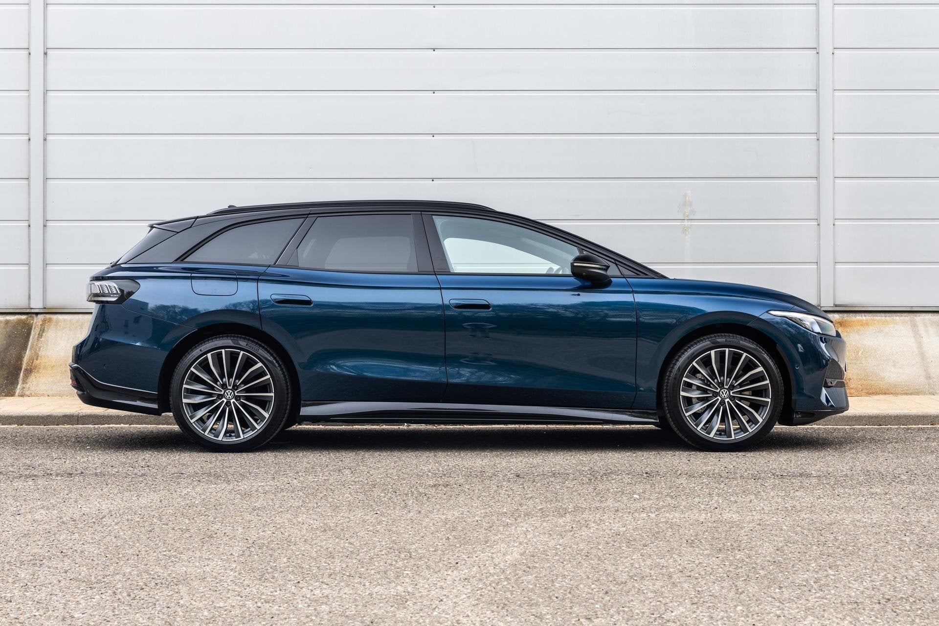 Volkswagen ID.7 Tourer 286pk Pro Limited Edition 77 kWh | Tr, Auto's, Automaat, 12 maanden, Achterwielaandrijving, Zwart