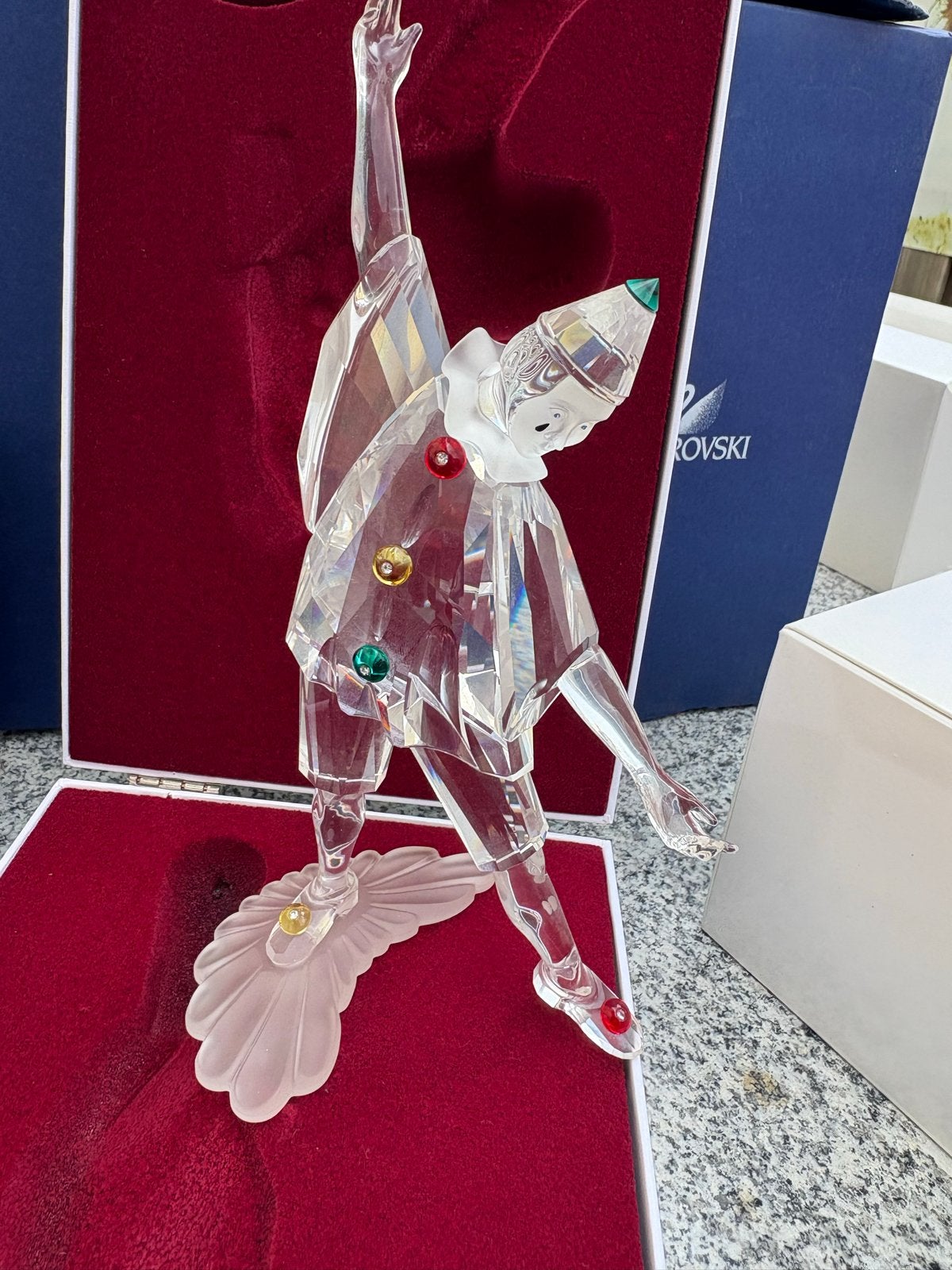 Swarovski Jaarstuk 1999 - Pierrot met doos, certificaat, Ophalen, Zo goed als nieuw, Figuurtje