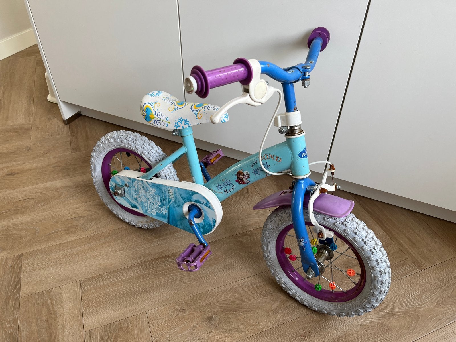 Frozen loopfiets voor meisjes €10, Ophalen of Verzenden, Gebruikt, Minder dan 16 inch