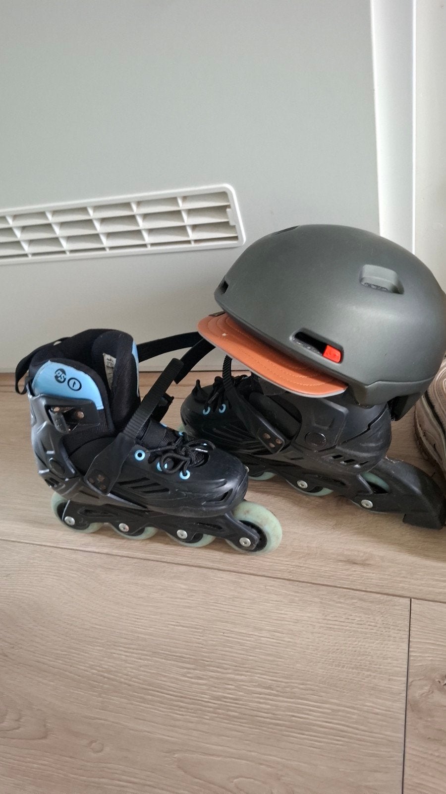 Skeelers Powerslide One maat 35-38 met helm, Verstelbaar, Kinderen, Ophalen of Verzenden, Zo goed als nieuw